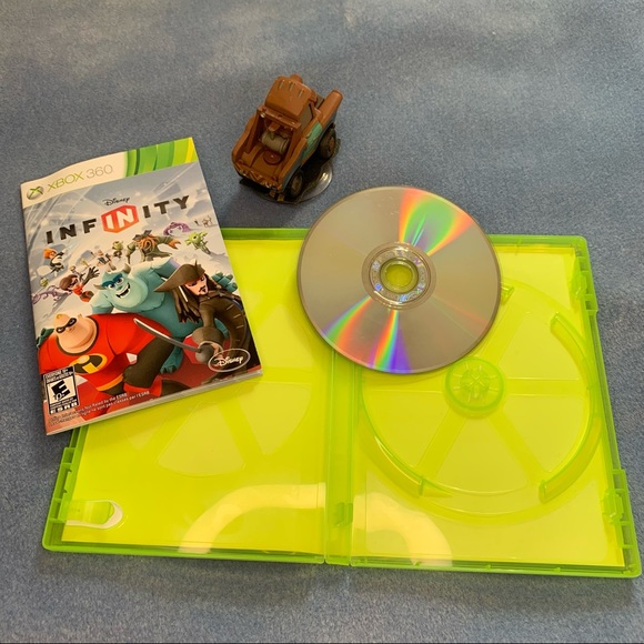 Disney Infinity1.0(Xbox 360,2004)w/Infinity Figure Mater,Capt Jack,Iron Man.Dash - Picture 2 of 14